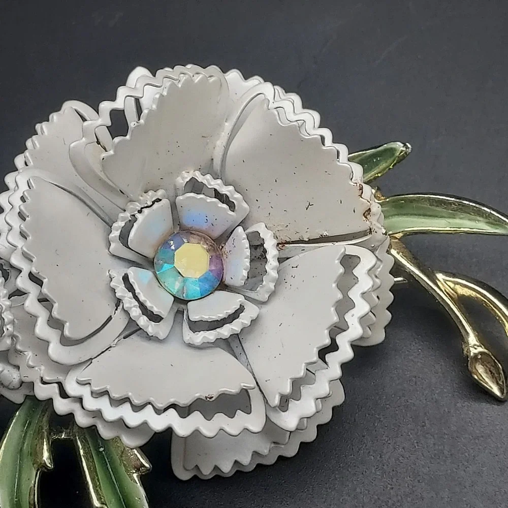 White Enamel Flower Brooch and‎ Clip on Earrings Set Rhinestone Vintage Costume